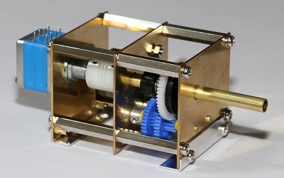 自作した電動ボリュームの左側