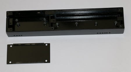 組み立てて塗装したケース