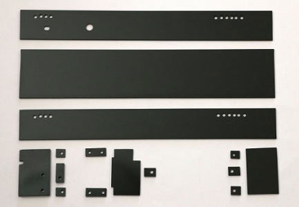 切り出したケース材料